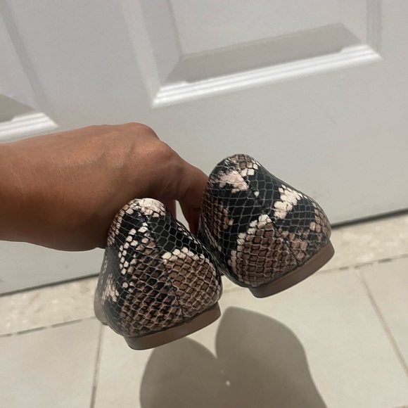 NWT - BOTKIER Snake print flats, Size 6 - Picture 6 of 9